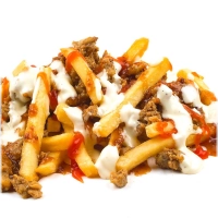 Alle boxen worden geserveerd met friet, vlees, sla, ui, tomaat en komkommer.